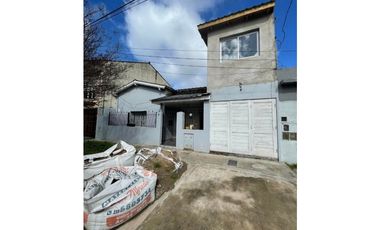 VENTA DE CASA A TERMINAR CON PLANOS EN BARRIO SAN CARLOS