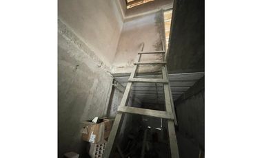 VENTA DE CASA A TERMINAR CON PLANOS EN BARRIO SAN CARLOS