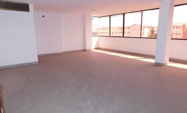 edificio en arriendo/venta en abajo. Cod V91050