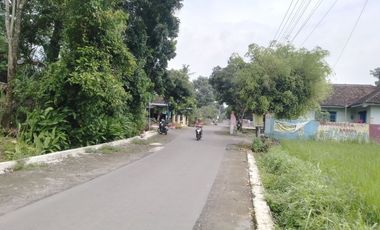 JUAL MURAH RUMAH KONSEP VILLA DI perbatasan yogya & klaten