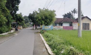 JUAL MURAH RUMAH KONSEP VILLA DI perbatasan yogya & klaten