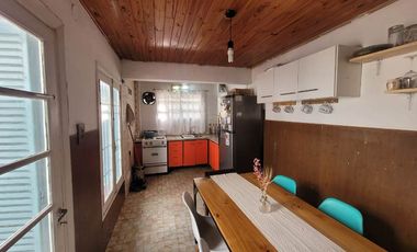 Departamento Tipo Casa en venta en Lanus Este