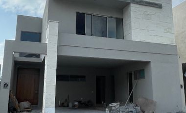 CASA EN VENTA EN AMORADA