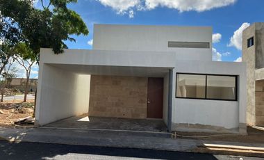 Venta de casa una planta de 3 habitaciones en privada al norte de Mérida