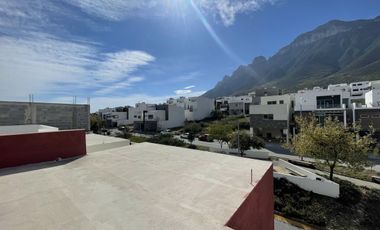 CASA EN VENTA EN CUMBRES ELITE PREMIER