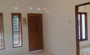 Rumah Tinggal dlam perum Griya Kembang Putih - Pajangan Bantul