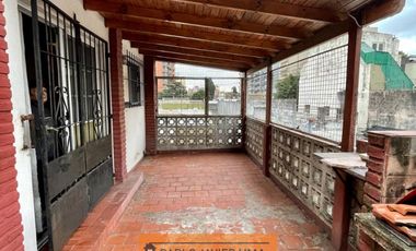 Departamento tipo casa 4 AMB en CASEROS