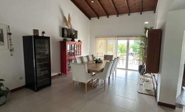 CASA EN ALQUILER CLUB DE CAMPO EL AYBAL ZONA AEROPUERTO