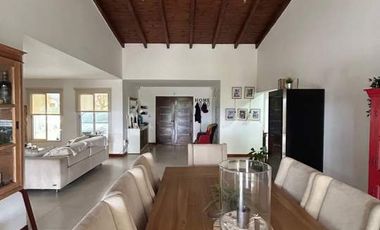 CASA EN ALQUILER CLUB DE CAMPO EL AYBAL ZONA AEROPUERTO