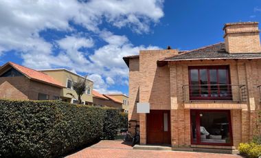 casa en arriendo en rincon de los nogales 1. Cod A5906