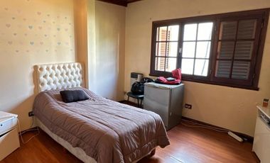 Venta Moderno Chalet 5 Ambientes en Villa Sarmiento