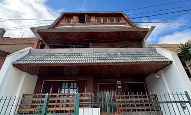 Venta Moderno Chalet 5 Ambientes en Villa Sarmiento