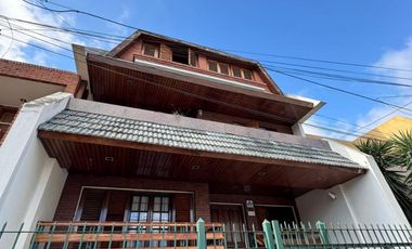 Venta Moderno Chalet 5 Ambientes en Villa Sarmiento