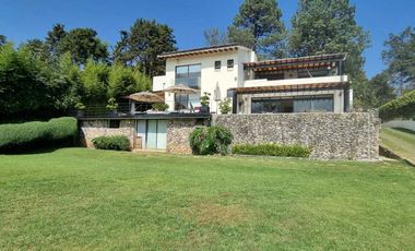 CASA CONTEMPORANEA EN RENTA, AVANDARO