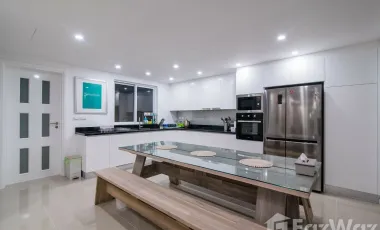 Luxury 2 Storey Modern Pool Villa