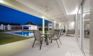 Luxury 2 Storey Modern Pool Villa