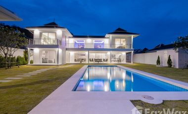 Luxury 2 Storey Modern Pool Villa