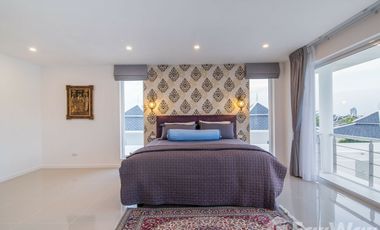 Luxury 2 Storey Modern Pool Villa