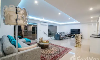 Luxury 2 Storey Modern Pool Villa