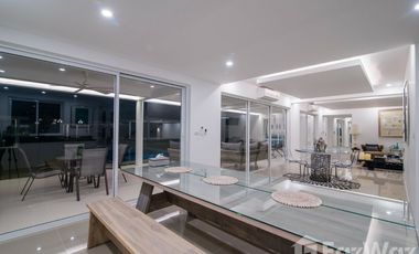 Luxury 2 Storey Modern Pool Villa