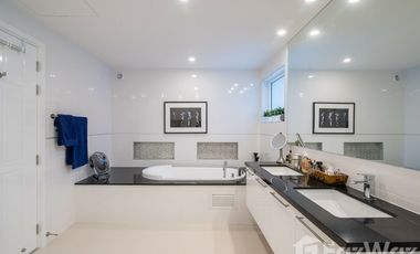 Luxury 2 Storey Modern Pool Villa