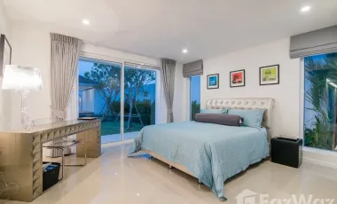 Luxury 2 Storey Modern Pool Villa