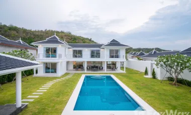 Luxury 2 Storey Modern Pool Villa