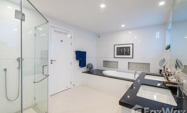 Luxury 2 Storey Modern Pool Villa