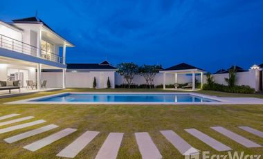 Luxury 2 Storey Modern Pool Villa