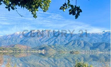 Se vende casa tipo sureño a orilla Laguna Aculeo