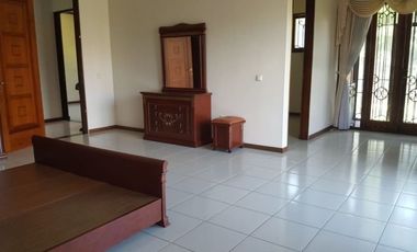 Rumah Besar Nyaman View Kota dan Gunung di Setiabudi