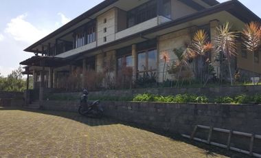 Rumah Besar Nyaman View Kota dan Gunung di Setiabudi