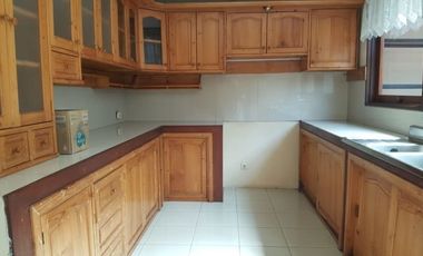 Rumah Besar Nyaman View Kota dan Gunung di Setiabudi