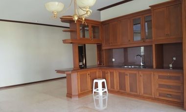 Rumah Besar Nyaman View Kota dan Gunung di Setiabudi
