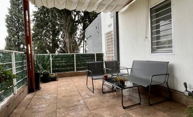 Departamento de 3 AMBIENTES ubicado a 350 metros de la AV . Hipólito Yrigoyen .