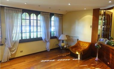 VENTA   CHALET 4 DORMITORIOS ,CON PSICINA, MAR DEL PLATA ,PARQUE LURO