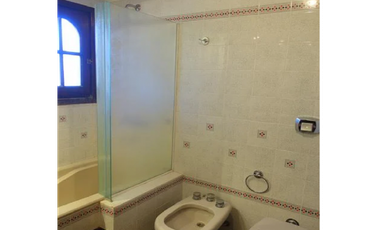 VENTA   CHALET 4 DORMITORIOS ,CON PSICINA, MAR DEL PLATA ,PARQUE LURO