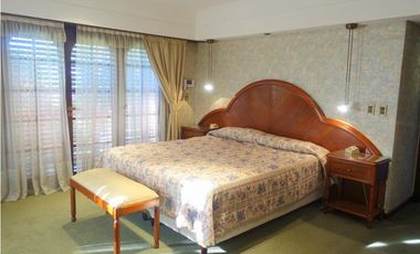 VENTA   CHALET 4 DORMITORIOS ,CON PSICINA, MAR DEL PLATA ,PARQUE LURO