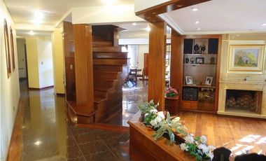 VENTA   CHALET 4 DORMITORIOS ,CON PSICINA, MAR DEL PLATA ,PARQUE LURO