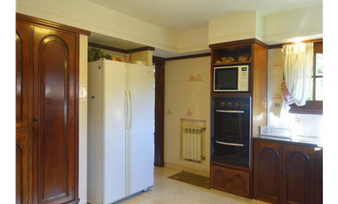 VENTA   CHALET 4 DORMITORIOS ,CON PSICINA, MAR DEL PLATA ,PARQUE LURO