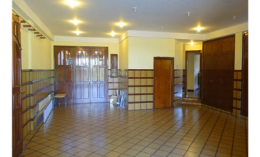 VENTA   CHALET 4 DORMITORIOS ,CON PSICINA, MAR DEL PLATA ,PARQUE LURO