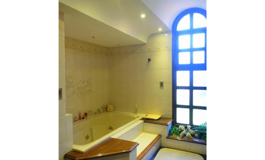 VENTA   CHALET 4 DORMITORIOS ,CON PSICINA, MAR DEL PLATA ,PARQUE LURO