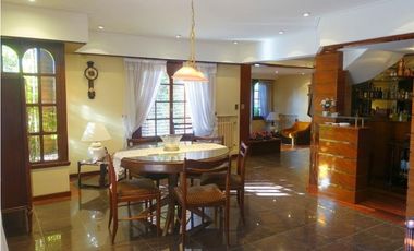VENTA   CHALET 4 DORMITORIOS ,CON PSICINA, MAR DEL PLATA ,PARQUE LURO