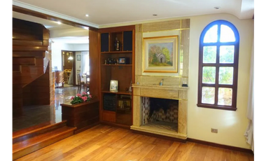 VENTA   CHALET 4 DORMITORIOS ,CON PSICINA, MAR DEL PLATA ,PARQUE LURO