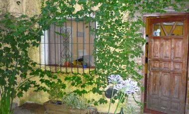 Casa de 4 ambientes sobre lote de 10x20. Bella Vista Apta Crédito.