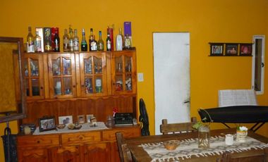 Casa de 4 ambientes sobre lote de 10x20. Bella Vista Apta Crédito.