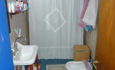 Casa de 4 ambientes sobre lote de 10x20. Bella Vista Apta Crédito.