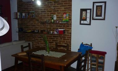 Casa de 4 ambientes sobre lote de 10x20. Bella Vista Apta Crédito.