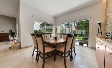 Casa en renta Isla Victoria de 3 recámaras en Isla Dorada Zona Hotelera Cancún