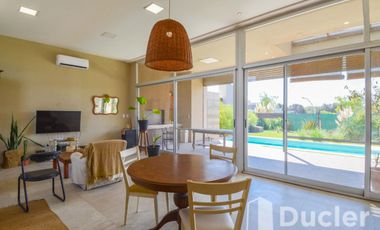 PUEBLO ESTHER - BARRIO CERRADO BRISANOVA - CASA + PISCINA - US$ 135.000